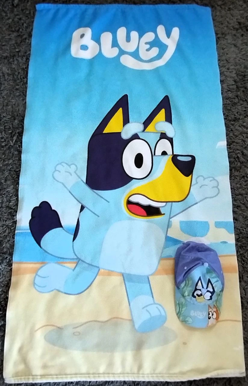 Bluey Toalha Praia + Chapéu Conjunto Bluey